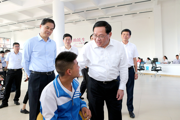 李强调研.jpg