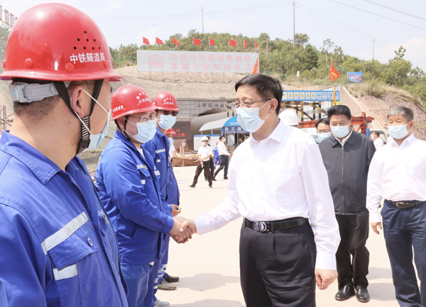 600 王予波.jpg 600 王予波.jpg