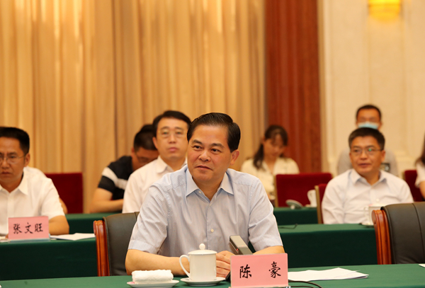 陈豪.jpg 陈豪.jpg