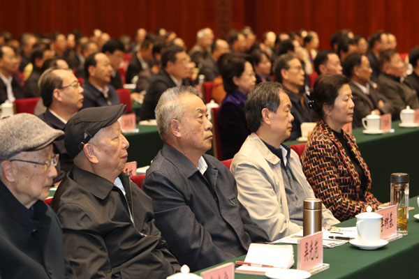 前排近景600-400.jpg 前排近景600-400.jpg