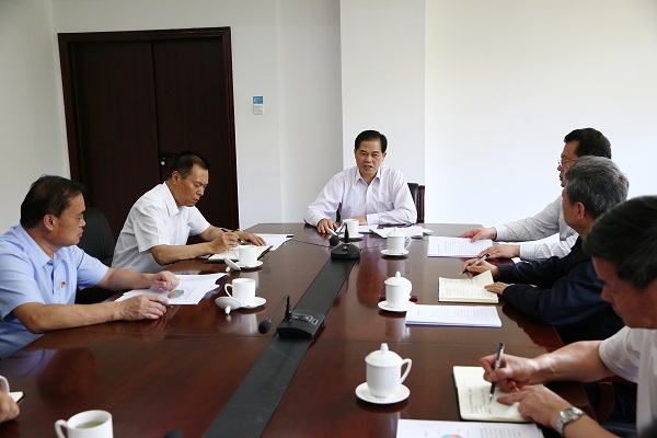 陈豪书记到省信访局接访群众并调研2.JPG