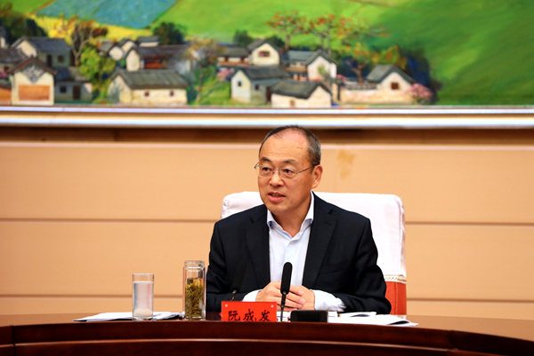 新能源1.jpg 新能源1.jpg
