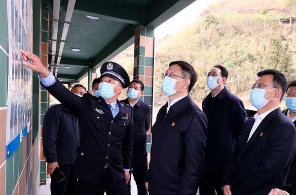 王予波慰问1.jpg